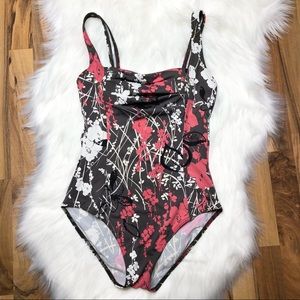 Fab CALVIN KLEIN One Piece Floral Swimsuit Size 8